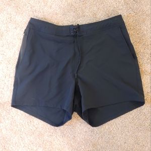 Ten Thousand Foundation Short. Size Large. 5inch inseam